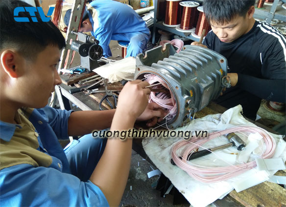 Quấn động cơ máy bơm chìm bằng dây đồng bọc nhựa